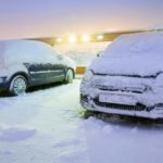 Samochód zimą. Chroń układ wydechowy przed śniegiem