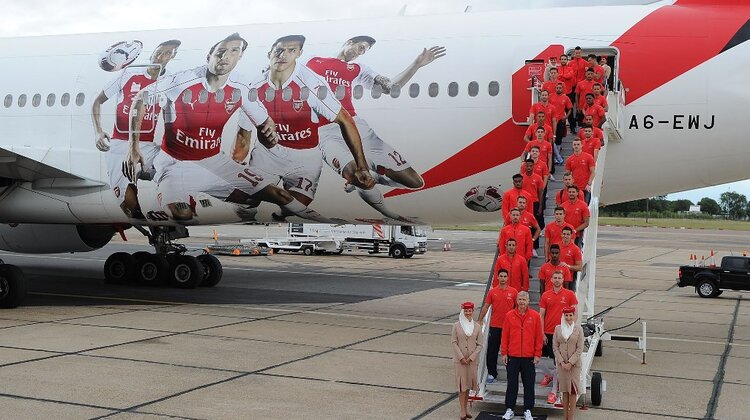 Linie Emirates prezentują samolot w barwach Arsenalu