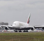 Osiem codziennych połączeń Emirates do Londynu Airbusem A380