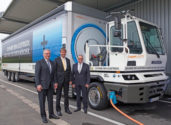 Elektryczny ciągnik siodłowy na oponach Continental i z systemem ContiPressureCh BIZNES, Motoryzacja - W ramach pilotażowego projektu realizowanego wspólnie przez BMW oraz firmę logistyczną SCHERM na drogi Monachium wyjechał 40-tonowy elektryczny ciągnik siodłowy.