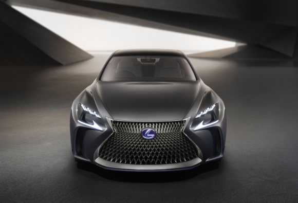 KONCEPCYJNY LEXUS LF-FC NA TOKYO MOTOR SHOW