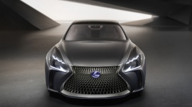 KONCEPCYJNY LEXUS LF-FC NA TOKYO MOTOR SHOW LIFESTYLE, Motoryzacja - Oglądanie aut koncepcyjnych jak w tym wypadku Lexusa LF-FC ma dwie strony. Z jednej to wizjonerska uczta dla oczu, która pozwala zajrzeć w przyszłość stylu projektowania i technologii aut. Ta druga to… no właśnie. Na takie auta jeszcze trochę poczekamy.