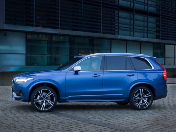 Volvo XC90 Kobiecym Samochodem Roku 2015 BIZNES, Motoryzacja - Volvo XC90 otrzymało tytuł Kobiecego Samochodu Roku 2015 oraz Kobiecego SUV-a Roku 2015 został flagowy model Volvo – XC90.