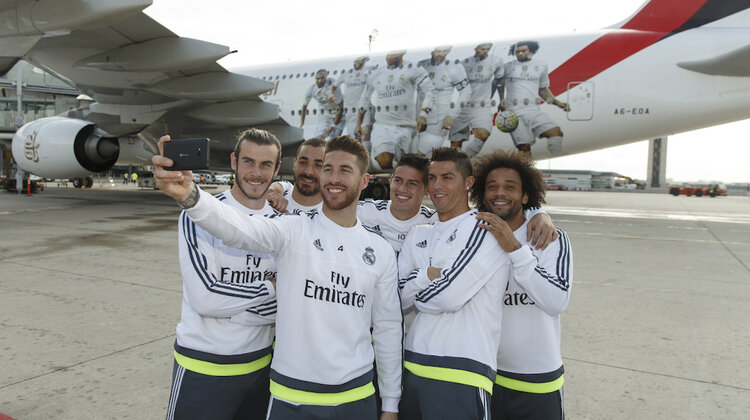 Lot w towarzystwie Ronaldo, Benzemy i Rodrigueza? Emirates i Real Madryt świętują współpracę sponsorską sport, transport - 