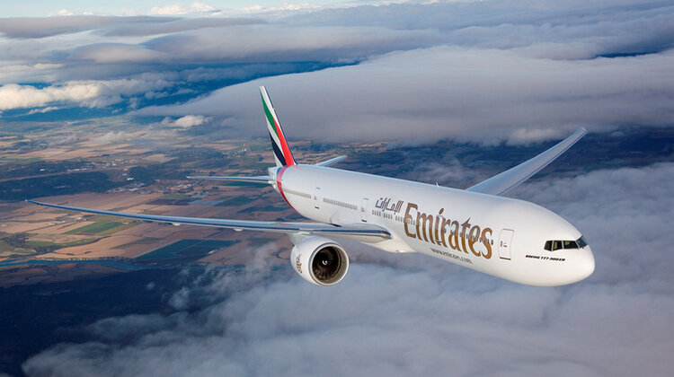 Większy samolot Emirates na trasie do Zambii i Zimbabwe transport, turystyka/wypoczynek - 