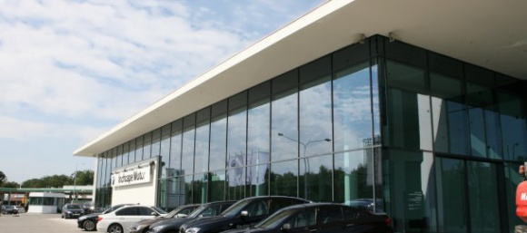 Inchcape Wrocław najlepszym salonem samochodowym BIZNES, Motoryzacja - Wrocławski salon BMW Inchcape Motor znalazł się na czele listy najlepszych salonów samochodowych w Polsce – wynika z najnowszego badania „tajemniczy klienci’’, przeprowadzonego przez firmę International Service Check (ISC).