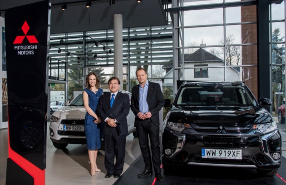 Anna Cieślak i Maciej Stuhr ambasadorami Mitsubishi Motors! LIFESTYLE, Motoryzacja - Polski oddział firmy Mitsubishi Motors nawiązał właśnie współpracę z cenionymi aktorami - Anną Cieślak oraz Maciejem Stuhrem, którzy będą pełnić rolę ambasadorów marki.