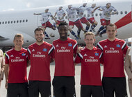 Emirates świętuje 10 lat współpracy z Hamburgiem i klubem piłkarskim HSV