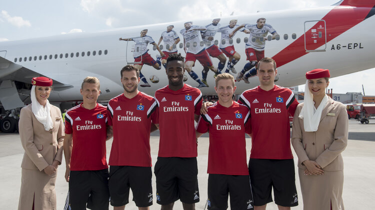 Emirates świętuje 10 lat współpracy z Hamburgiem i klubem piłkarskim HSV wydarzenia, sport - 