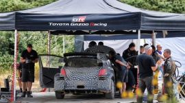 Mäkinen rozpoczął testy drugiego Yarisa WRC LIFESTYLE, Motoryzacja - Zespół TOYOTA GAZOO Racing WRC zakończył budowę nowego prototypu Yarisa WRC. Na pierwszych testach auto uzyskało obiecujące wyniki. Toyota zadebiutuje w Rajdowych Mistrzostwach Świata w przyszłym sezonie.