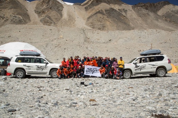 Toyotą Land Cruiser na Mount Everest