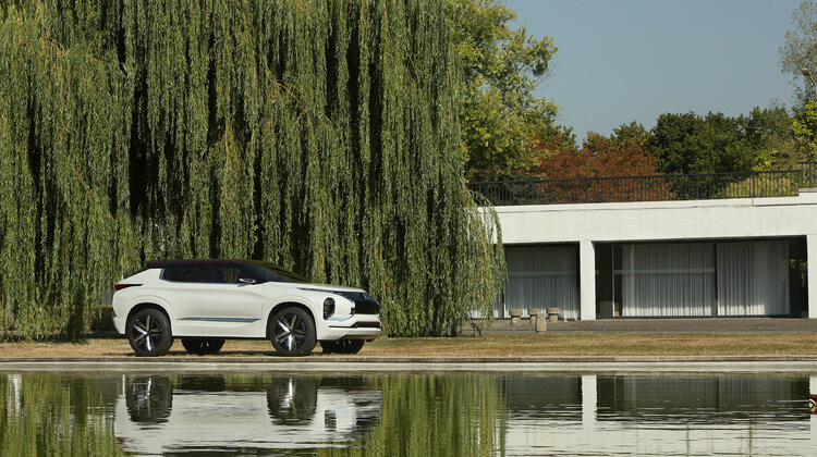 Mitsubishi GT-PHEV Concept - Paris Motor Show 2016 nowe produkty/usługi, wydarzenia - 