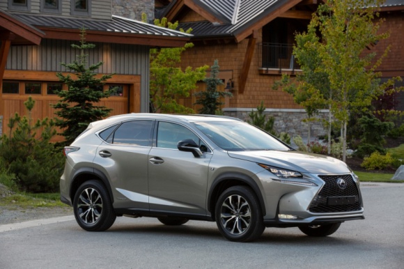 Lexusy najlepsze w rankingu Consumer Reports BIZNES, Motoryzacja - W aktualnym rankingu samochodów klasy SUV, opracowanym przez niezależną amerykańską organizację Consumer Reports, pierwsze miejsca w swoich kategoriach zajęły Lexus NX i Lexus RX.