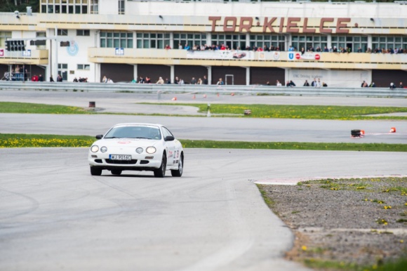 Klasyczne Toyoty i ostatnia eliminacja MMC LIFESTYLE, Motoryzacja - Już dziś odbędzie się ostatnia eliminacja w ramach pucharu Classicauto Cup. Kierowcy po raz drugi w tym sezonie zmierzą się na torze w Miedzianej Górze. Na linii startu pojawi się również zespół Toyota Team Classic.