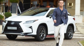 Lexus najskuteczniejszą marką motoryzacyjną w sieciach społecznościowych LIFESTYLE, Motoryzacja - W sytuacji, gdy trzy czwarte pokolenia tzw. millenialsów deklaruje chęć zakupu samochodu, idealnym sposobem dotarcia do nich są sieci społecznościowe – tymczasem firmy motoryzacyjne rzadko korzystają z tego narzędzia. Są jednak wyjątki.