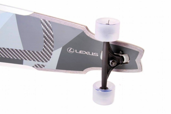 Longboard od Lexusa