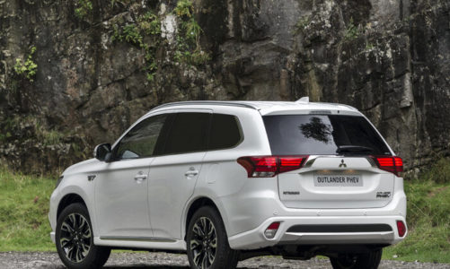 Mitsubishi Outlander PHEV z nagrodą Green Award