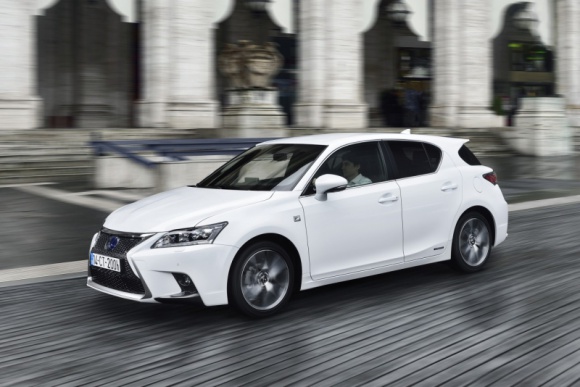 Lexus kontra BMW – pojedynek marek w US News and World Report BIZNES, Motoryzacja - Amerykański serwis US News and World Report porównał atrakcyjność dwóch motoryzacyjnych marek premium, opierając się na wynikach rankingów poszczególnych modeli.