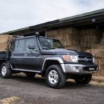 Toyota Land Cruiser samochodem terenowym roku 2017 w Australii