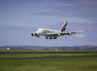 Linie Emirates świętują udany pierwszy rok najdłuższego bezpośredniego połączenia A380 na świecie