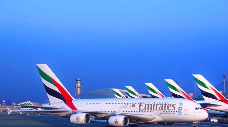 Linie Emirates wprowadzają usługę przechowywania laptopów i tabletów na trasach do USA