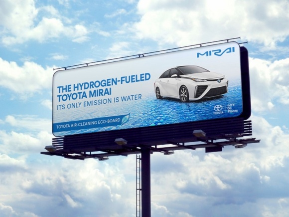 Reklamy Toyoty Mirai walczą ze smogiem LIFESTYLE, Motoryzacja - Toyota rozpoczyna w Kalifornii kampanię outdoorową napędzanej wodorem Toyoty Mirai, w której zostaną wykorzystane billboardy oczyszczające powietrze.