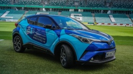 Marzenia o Toyocie C-HR się spełniają LIFESTYLE, Motoryzacja - Przełomowy model C-HR przebojem pojawił się na rynku crossoverów i podbił serca nie tylko kierowców, ale również celebrytów i influencerów.