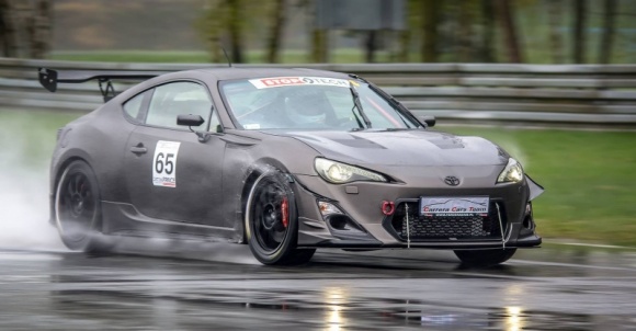 Wyścigowa Toyota GT86 prosto z Polski LIFESTYLE, Motoryzacja - Toyota GT86, sportowe coupe z Japonii, jest świetną bazą do budowy wyczynowych aut na rajdy i wyścigi.