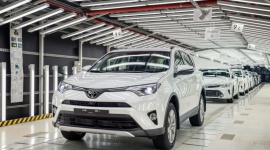 Toyota największym producentem aut na świecie BIZNES, Motoryzacja - Forbes opublikował wyniki produkcji samochodów na świecie za pierwsze pięć miesięcy 2017 roku. Dane pokazują, że na pierwsze miejsce powrócił koncern Toyota.