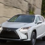 Wydłużony Lexus RX w próbach drogowych