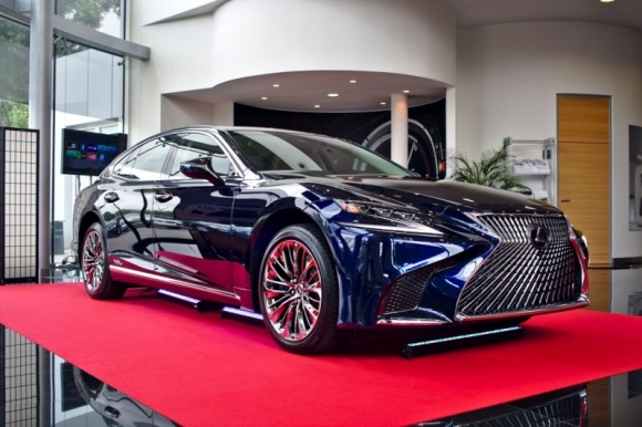 Nowy Lexus LS