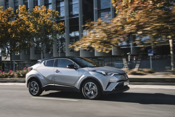 Toyota C-HR samochodem roku według Parkers