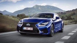 Tajemniczy Lexus RC F na Nürburgring LIFESTYLE, Motoryzacja - Autoblog.com opublikował szpiegowskie zdjęcia zamaskowanego Lexusa RC F, wykonane na słynnym torze Nürburgring. Co skrywa się pod naklejonym na nadwozie kamuflażem?