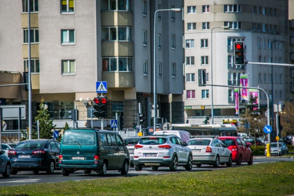 Raport Transport & Environment: diesle ślepą uliczką motoryzacji w Europie LIFESTYLE, Motoryzacja - Samochody z silnikami wysokoprężnymi nie są sposobem na skuteczną redukcję emisji spalin i gazów cieplarnianych.