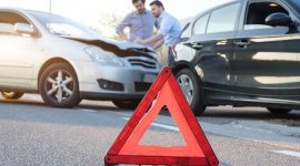 Wypadek czy kolizja? LIFESTYLE, Motoryzacja - Wypadek drogowy, a nawet stłuczka zawsze wiążą się z ogromnym stresem dla zaangażowanych uczestników ruchu drogowego.