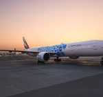 Linie Emirates prezentują samolot z nową kalkomanią na Expo 2020