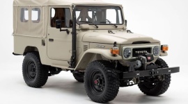 Land Cruiser Signature - luksusowy klasyk LIFESTYLE, Motoryzacja - FJ Company, amerykańska firma specjalizująca się w restauracji i tuningu Land Cruiserów serii 40, przygotowała dla kolekcjonerów coś specjalnego.