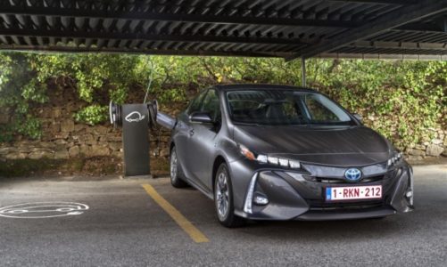 Toyota czy Chevrolet – wyścig o tytuł najpopularniejszej hybrydy plug-in trwa