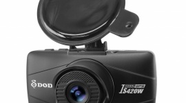 Budżetowe wideorejestratory od DOD LIFESTYLE, Motoryzacja - Nie każdy kierowca chce od razu zainwestować gotówkę w najlepszy możliwy model wideorejestratora. Dlatego DOD w swojej ofercie posiada również kamery w bardzo przystępnych cenach: IS220W i IS420W.