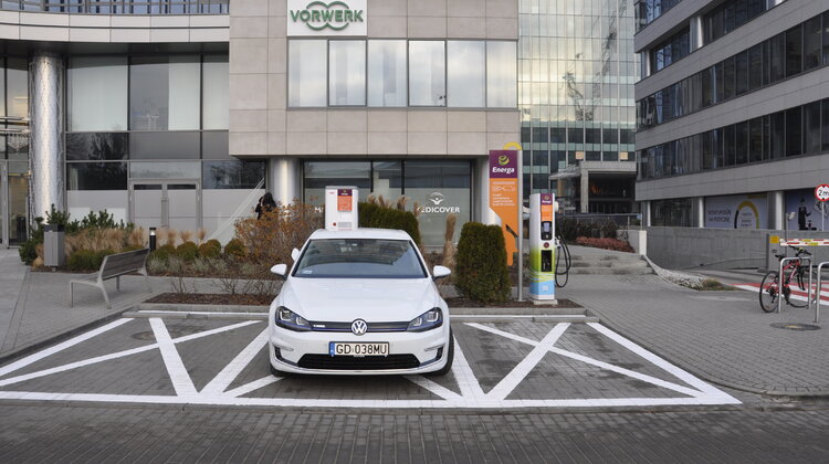 ElectroMobility Poland i Energa łączą swoje doświadczenia