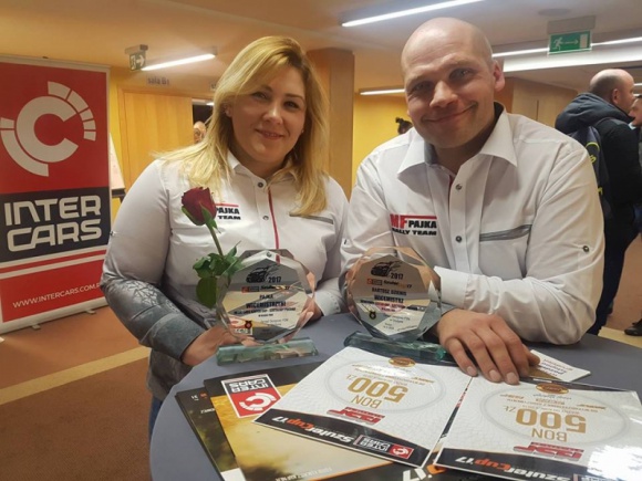 MF Pajka Rally Team z tytułem wicemistrzów BIZNES, Motoryzacja - ​Załoga rajdowa z Sokółki zdobyła tytuł wicemistrzów Inter Cars Szuter Cup - Szutrowy Puchar w klasie FWD.