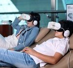 Linie Emirates testują innowacyjne zestawy kinowe w poczekalniach na lotnisku w Dubaju