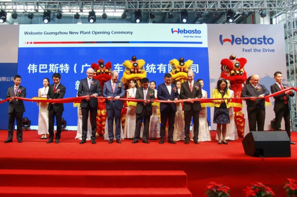 Webasto otwiera nową fabrykę w chińskim Guangzhou BIZNES, Motoryzacja - Webasto, jeden ze 100 największych na świecie dostawców branży motoryzacyjnej, przeniosło produkcję w Guangzhou w prowincji Guangdong na południu Chin do nowej, większej fabryki.
