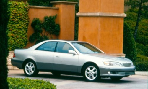 Lexus ES – poznaj historię tego modelu