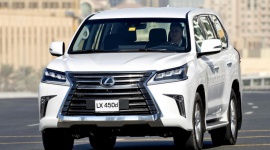 Lexus LX 570 już dostępny w Indiach LIFESTYLE, Motoryzacja - Rok po rozpoczęciu działalności w Indiach Lexus stopniowo rozszerza swoją obecność – oferta, która początkowo ograniczała się do trzech modeli, obecnie obejmuje już pięć.