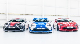 Trzy Toyoty GT86 stylizowane na słynne wyścigówki z Le Mans LIFESTYLE, Motoryzacja - Z okazji zbliżającej się 86. edycji legendarnego 24-godzinnego wyścigu w Le Mans Toyota opracowała trzy specjalne egzemplarze coupe GT86.