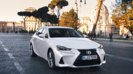 Twin turbo dla Lexusa IS LIFESTYLE, Motoryzacja - Australijski portal motoryzacyjny Driving Enthusiast dotarł do informacji, że Lexus IS kolejnej generacji będzie dostępny w wersji wyczynowej napędzanej 3,5-litrowym silnikiem V6 twin turbo, takim samym, w jaki wyposażona jest flagowa limuzyna Lexus LS 500.