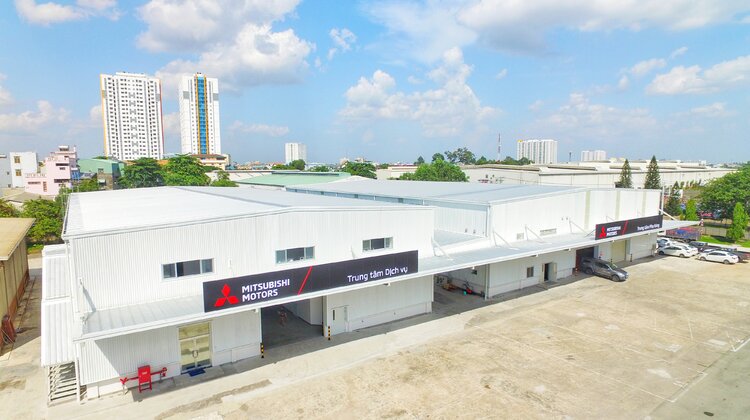 Nowe centrum szkoleniowe Mitsubishi nowe produkty/usługi, transport - Firma Mitsubishi Motors Corporation (MMC) ogłosiła, że zrobiła kolejny krok w kierunku poprawy jakości obsługi i podwyższenia poziomu satysfakcji klienta, otwierając nowe centrum szkoleniowe w Wietnamie.