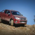 Toyota Hilux: pickup o dwóch twarzach