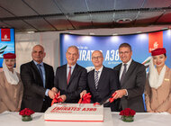 Linie Emirates rozwijają skrzydła i otwierają połączenie A380 do miast partnerskich Hamburga i Osaki nowe produkty/usługi, transport - Środa, 31 października 2018 r. - Dubaj, ZEA 